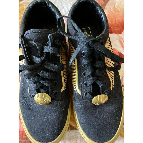 VANS Harry Potter Old Skool Black Golden Quidditch Snitch Sneakers US W 5.5 M 4 - Picture 2 of 6